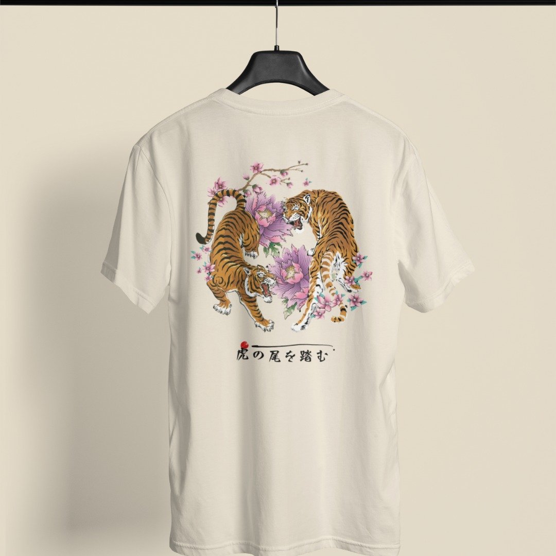 T-shirt japonesa Tiger and Lillys