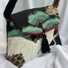 TSURU TORI 鶴鳥 BOLSO EN TELA JAPONESA DE ALGODÓN NEGRO CON DETALLES EN COLOR DORADO Y VERDE
