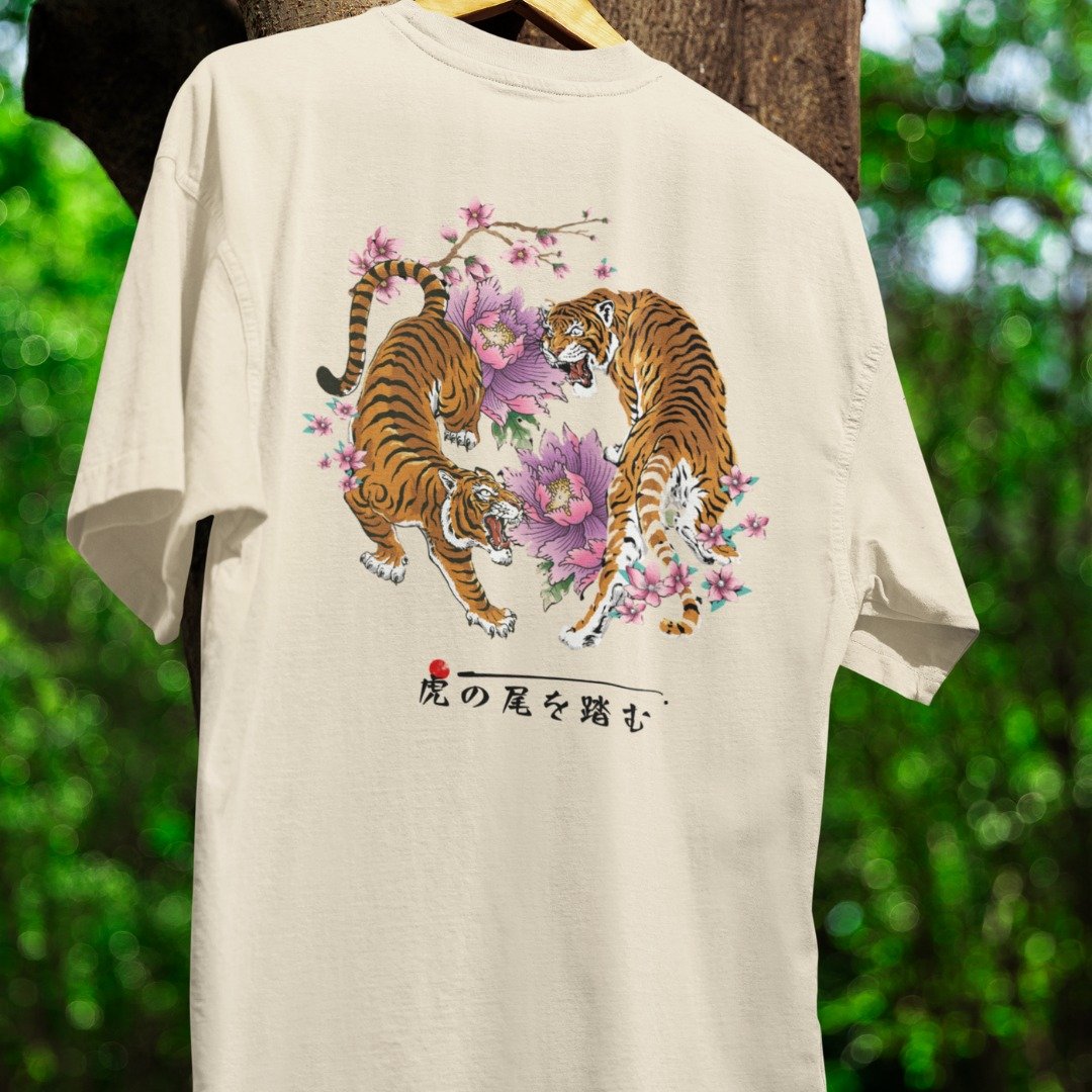 T-shirt japonesa Tiger and Lillys