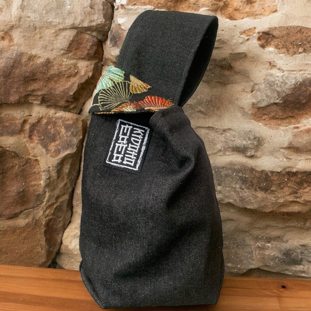Japanische Knotentasche Schwarzer Denim und Gingo Canva