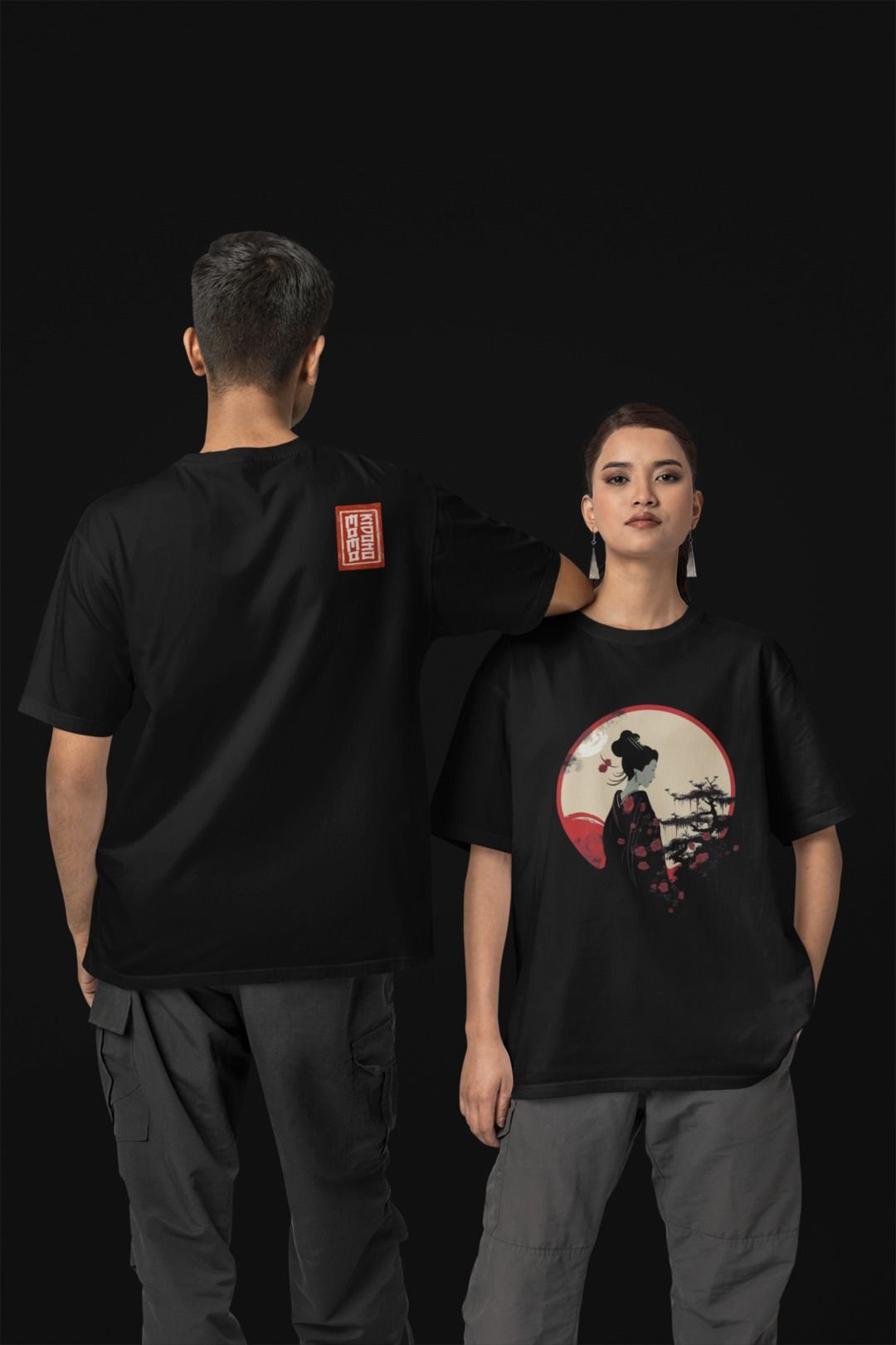 T-SHIRT JAPONESA GUEIXA COM QUIMONO PRETO