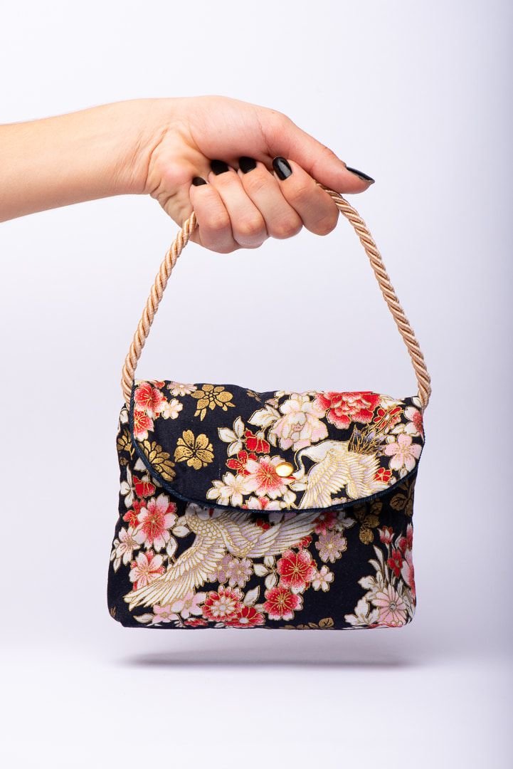 AOI HARU 青い春 HANDTASCHE OSAKA BAUMWOLLSTOFF MIT FRÜHLINGSBLUMENANG WEISSER KRANICH