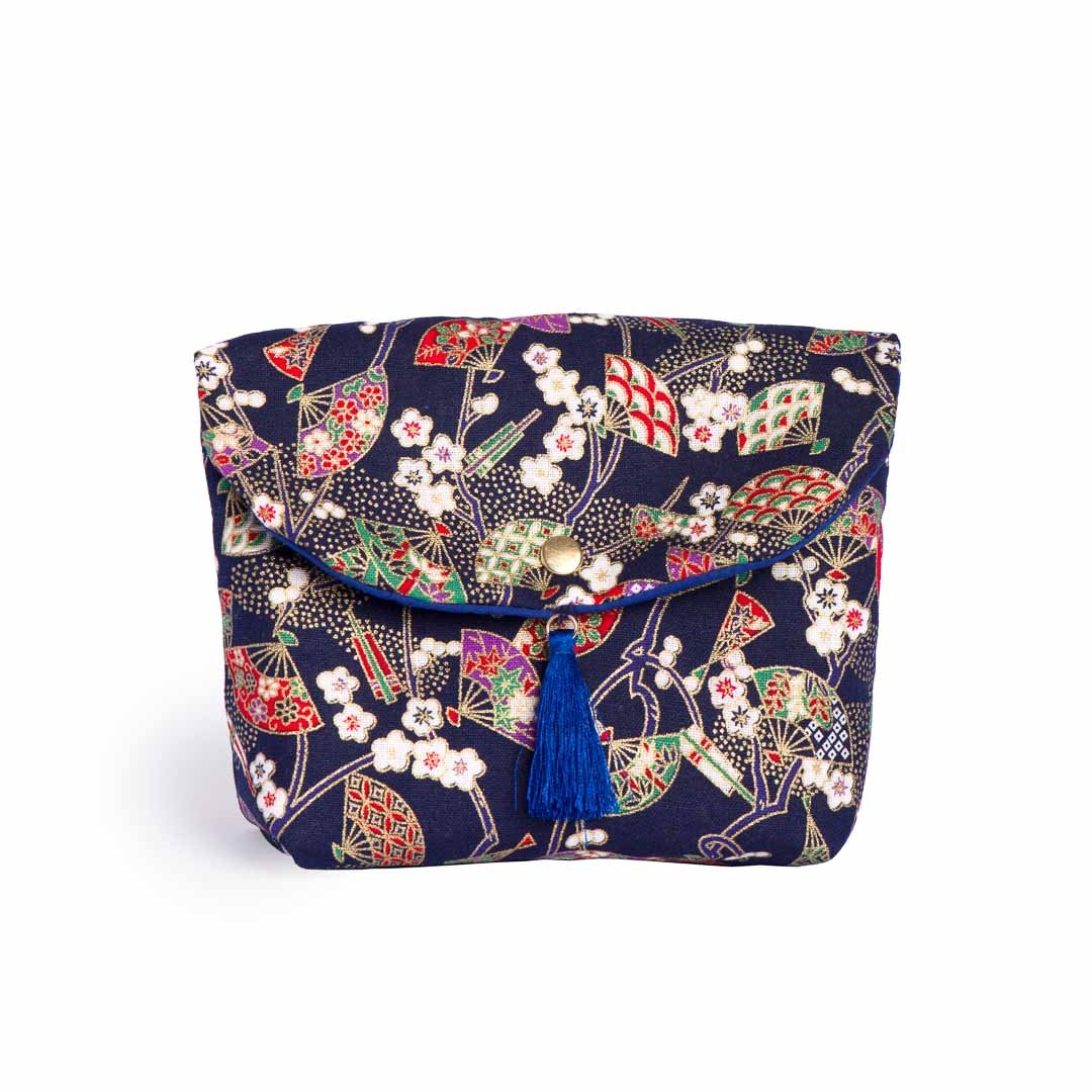 BLAUE HANDTASCHE MIT FÄCHERN