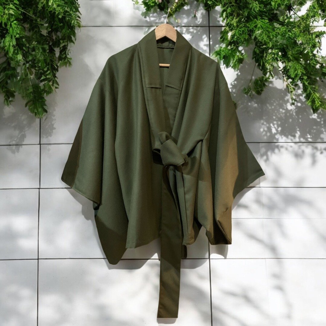 Olivfarbener Harmony-Kimono aus Wolle