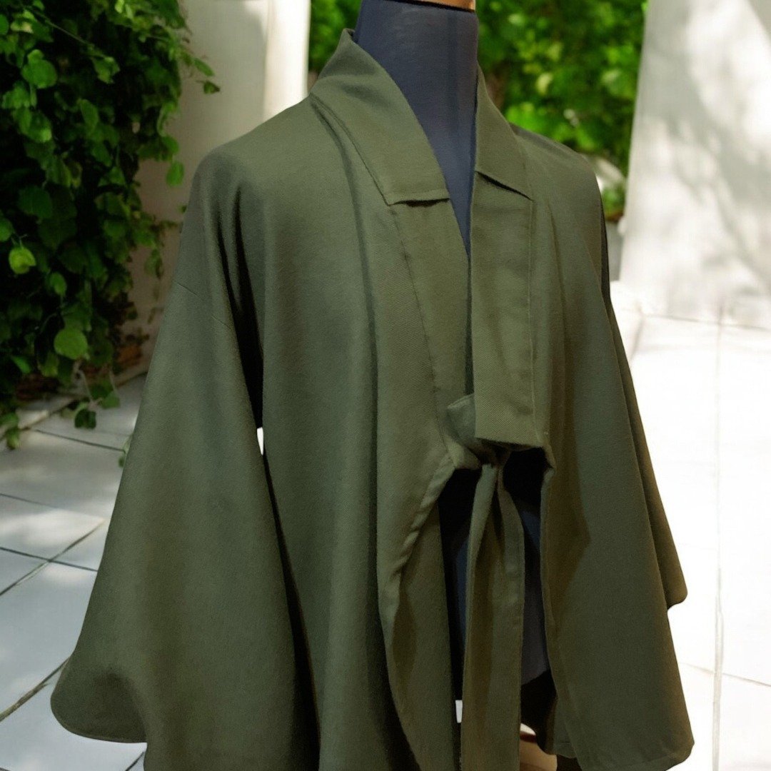 Olivfarbener Harmony-Kimono aus Wolle