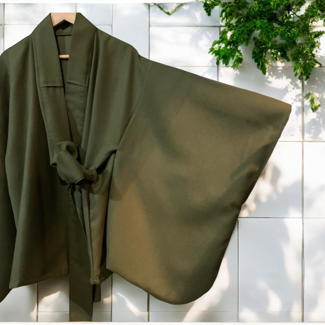 Olivfarbener Harmony-Kimono aus Wolle