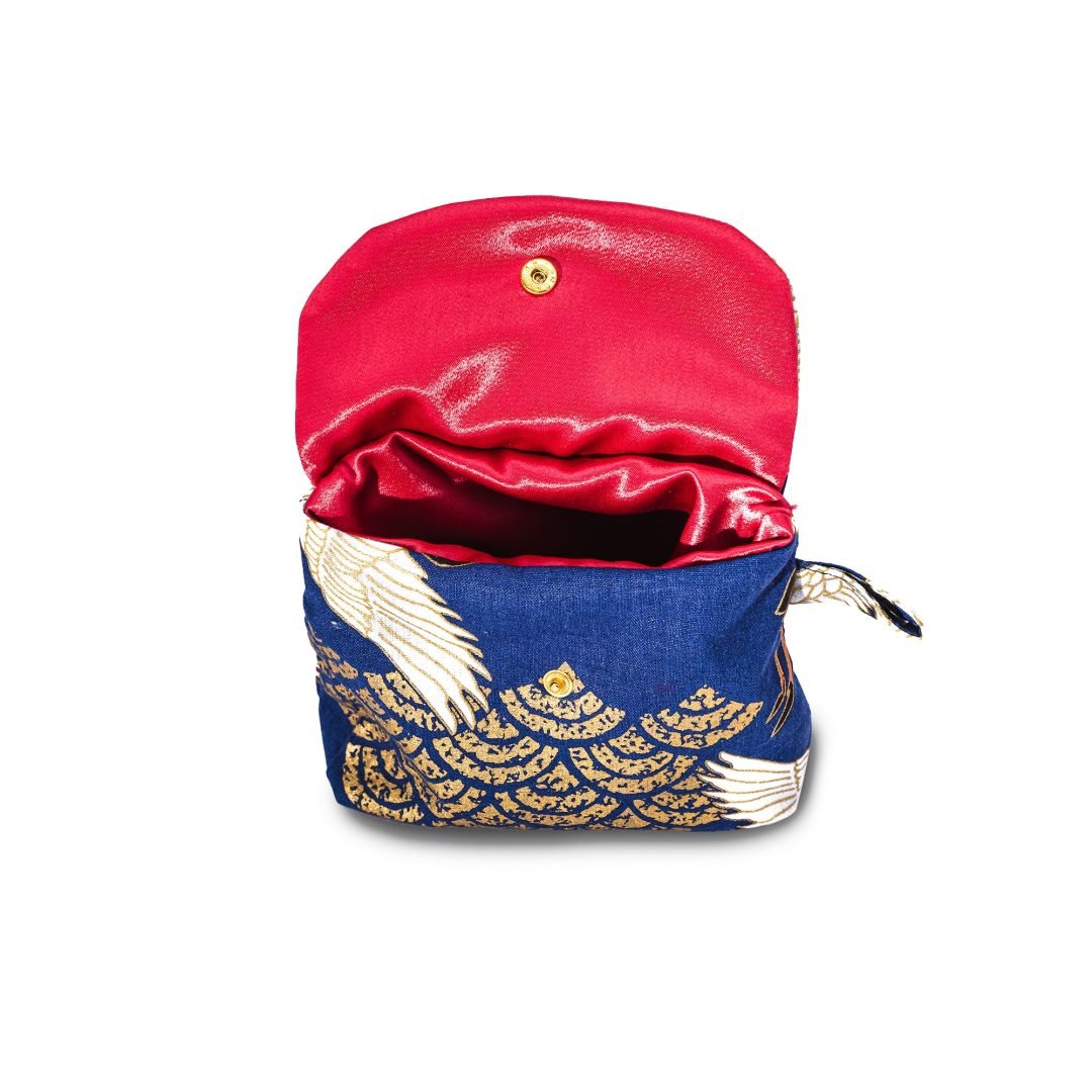 BOLSA TSURU TORI 鶴鳥 MINI BOLSA EM TECIDO JAPONÊS DE ALGODÃO AZUL PROFUNDO COM DETALHES DOURADOS E PRETOS