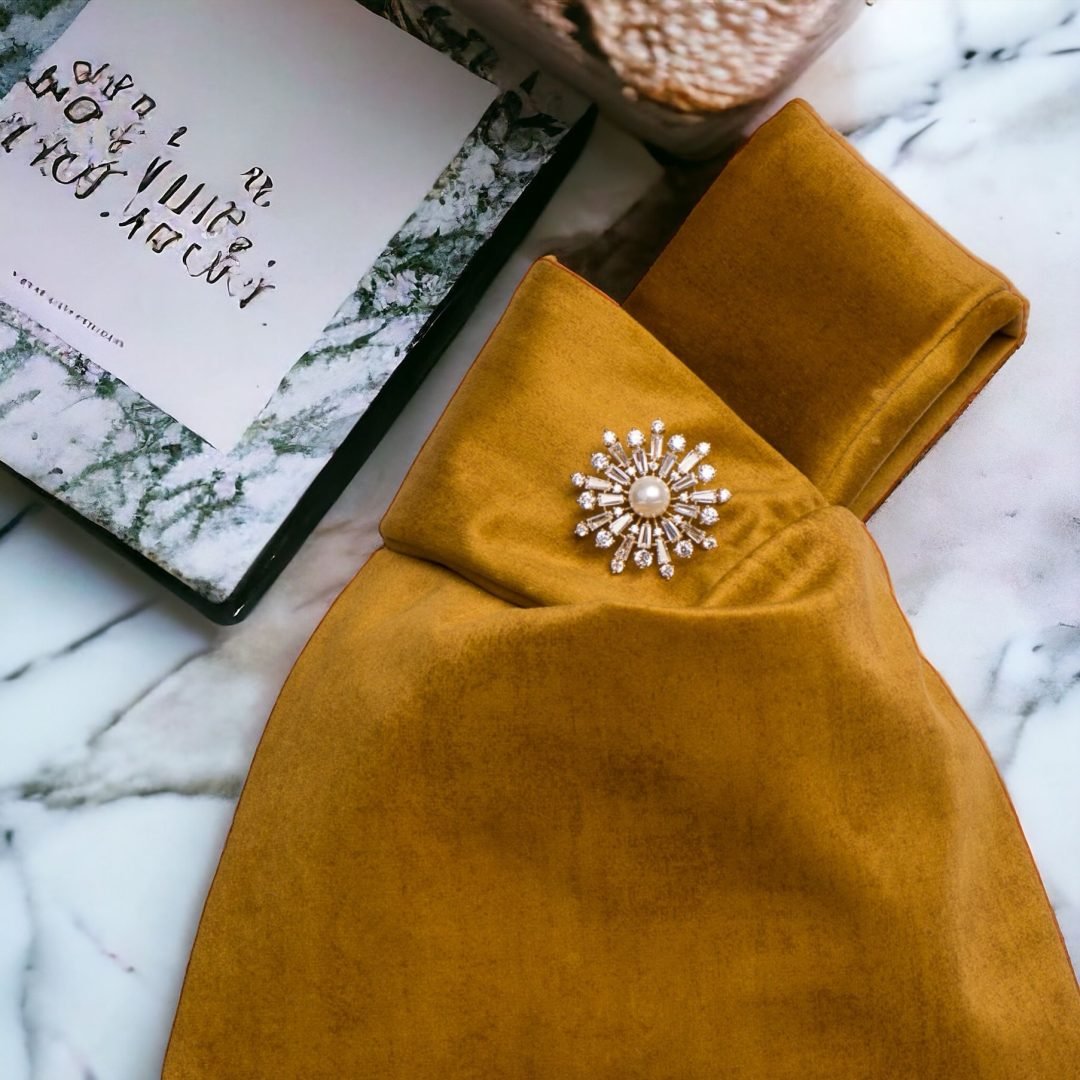 SAC À NŒUDS EN VELOURS DORÉ