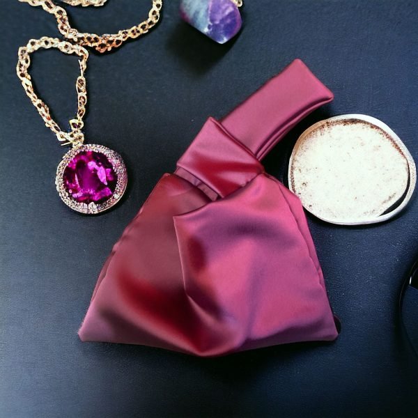 KNOT BAG IN BRIGHT MAGENTA