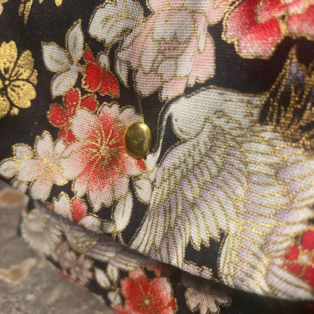 AOI HARU 青い春 HANDTASCHE OSAKA BAUMWOLLSTOFF MIT FRÜHLINGSBLUMENANG WEISSER KRANICH