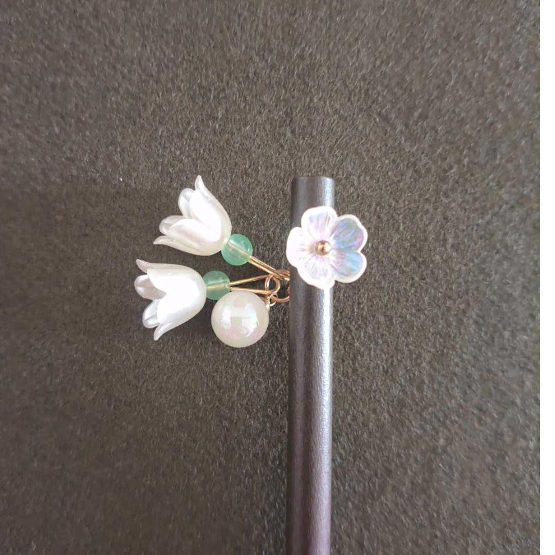 Hair Pin White Flowers Thimble