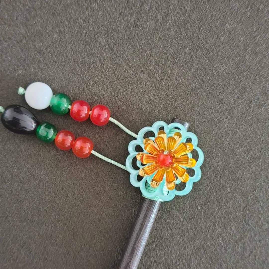 Hair Pin Light Green Rosetta Thimble