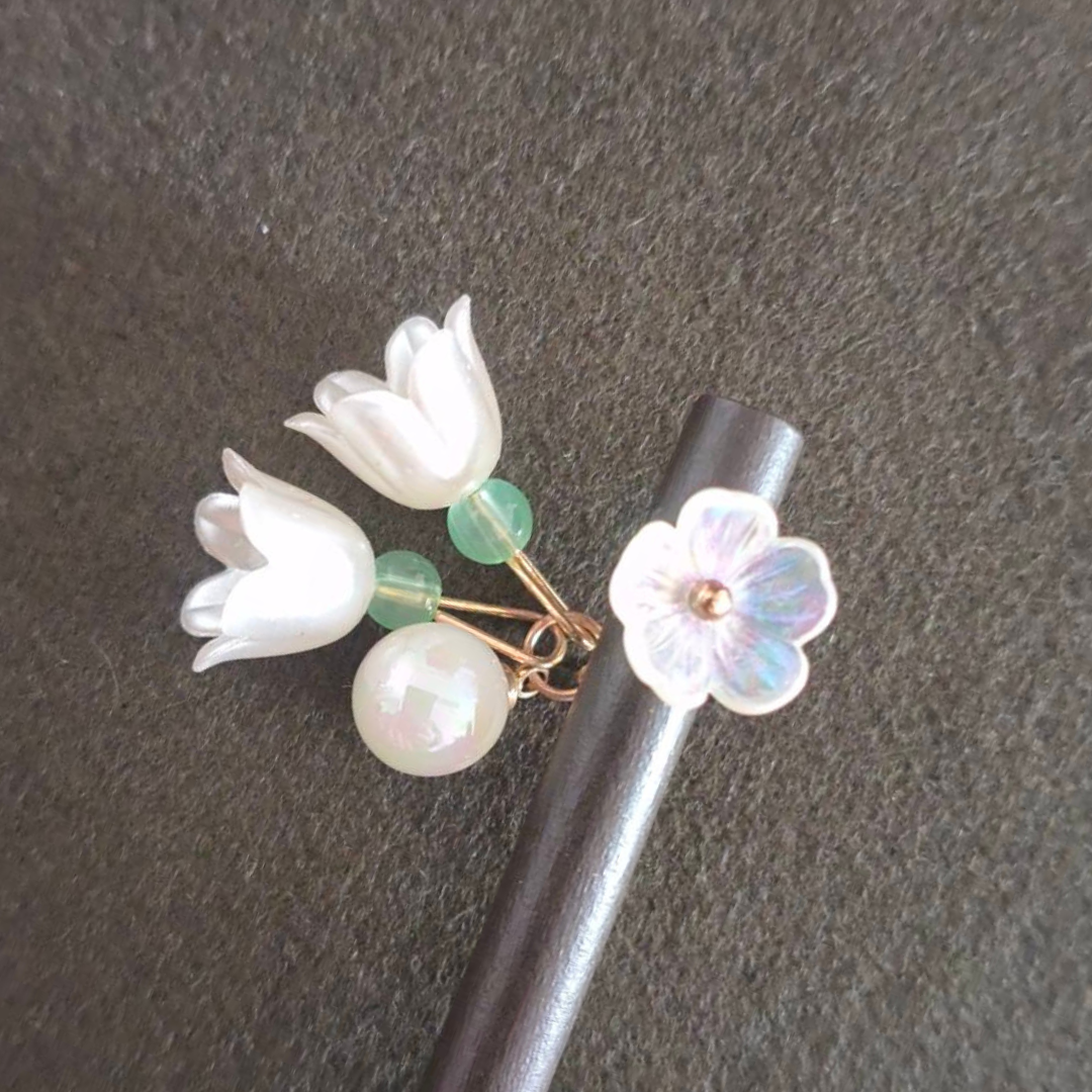 Hair Pin White Flowers Thimble